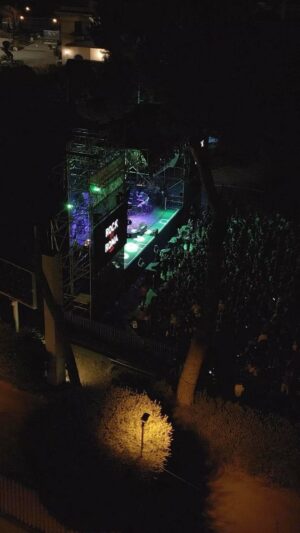 Manuel Agnelli Instagram - Qualche scintilla del fuoco di ieri @rockinroma 
Grazie a tutti voi