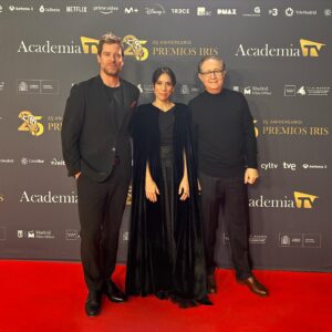 Manuel Baqueiro Instagram - El final de #AmarEsParaSiempre no puede estar siendo más feliz para nosotros. 💖

Esta noche recogemos un @premioiris y no podíamos tener mejores embajadores. 😍