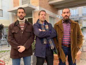 Manuel Baqueiro Instagram - Pues mirando para atrás, vaya gente más resistente que ha pasado por El Asturiano, eh @laresistencia ??? 😜. #series #amaresparasiempre #laresistencia