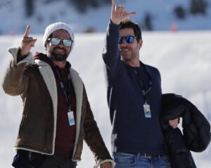 Manuel Baqueiro Instagram - Espectacular fin de semana en Baqueira gracias a @audispain y como no, la gran @silviacar , rodeado de gente bonita y creativa, donde se ha respirado cultura y buen rollo por los cuatro costados. Agradecido y feliz. #audi #audirs6 #snow #mountain #audidrivingexperience