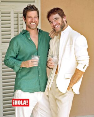 Manuel Baqueiro Instagram - Fotos maravillosas del gran @_javialonsophoto_  junto a mi hermano pequeño @alfonsobassave para el número de esta semana de la revista @holacom . #shooting #actors #fashion #brothers #press #manubaqueiro #alfonsobassave
