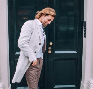 Manuel Broekman Instagram - Soms een mankini, soms in pak, soms in nike, soms in lak 🤷‍♂️