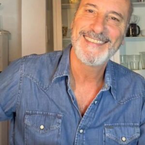 Manuel Wirzt Instagram - ¡Excelente domingo para todos! Y sobre todo para Uruguay 🇺🇾😃♥️ ¡Nos vemos muy pronto!

Entradas disponibles en las historias destacadas y link de mi perfil 🫶

@xp_produccionesok
@albertolucasprod