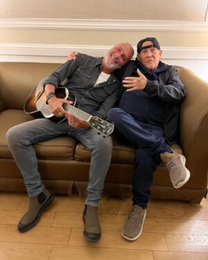 Manuel Wirzt Instagram - Un encuentro inolvidable. Querido @leodanoficial, qué placer encontrarnos! 

Qué hermoso viaje estamos viviendo 🇮🇹🇻🇦

Mañana presentaremos en la filmoteca vaticana nuestra canción "Los caminos de la fe", el himno oficial para Mama Antula, la primera santa argentina, que será canonizada este domingo ❤️

Y gracias a ustedes por compartir conmigo este momento tan especial de mi vida 🫶