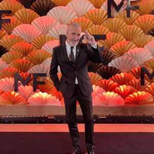 Manuel Wirzt Instagram - ¡Noche de Martin Fierro! ♥️

Representando a #CantaConmigoAhora con mucho orgullo!

Gracias APTRA por la invitación

👔 @etiquetanegra