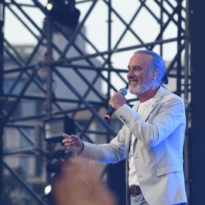 Manuel Wirzt Instagram - ¡Gracias Uruguay! 🇺🇾 

Pasamos un fin de semana increíble en el @palaufestival 🤍💙🤍

¡Gracias por la invitación y por el trato a todo el equipo Palau!

Espero nos veamos pronto de nuevo 🇺🇾

-------------

@albertolucasprod

@sergioperezguitar
@diegoortells
@hernanmedina 
@juanmsaldiasbass

📷
@merino.mati
@facundo.lizardo