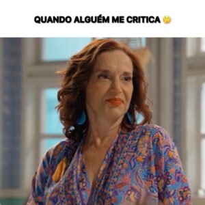 Manuela Couto Instagram - Põe as 🙌🏼 no ar se também conheces pessoas com dor de cotovelo! 😂🤭

#sangueoculto #novelas #sic #meme #engracado #divertido #dordecotovelo #inveja #atriz #manuelacouto