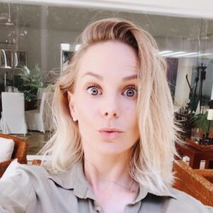 Manuela Ímaz Instagram - Uy! Como que me quiere dar sed 🤣🤣🤣. Vierneeeeeees!