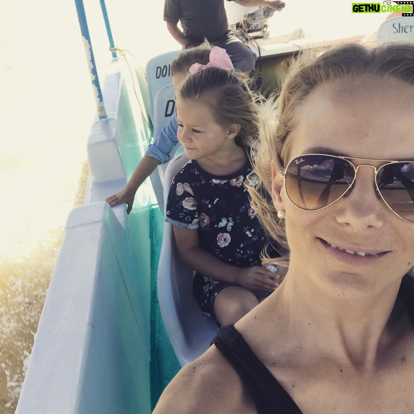 Manuela Ímaz - 577 Likes - 💛💛💛