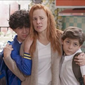Manuela Ímaz Instagram - Leandro no quiere dejar ir a sus hijos, pero Julieta interviene.  #VencerLaCulpa