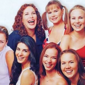 Manuela Ímaz Instagram - Oh ah yeah, amigas y rivaleees, oh ah yeah en mundos desigualees... ¿Lo leíste cantando? Jaja. No reparen en mis cachetes porfis! @ludwika_paleta @angelicavaleoriginal @mayrinvillaneva @adamarilopez @viethmichelle  @nailea_norvind