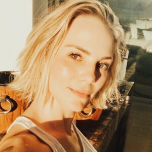 Manuela Ímaz Instagram - "Yo no lo sé de cierto, pero supongo..."