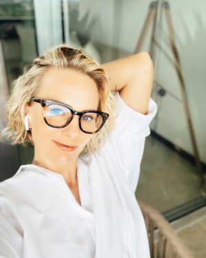 Manuela Ímaz Instagram - No hay como darle permiso a la imaginación para que vuele! #trabajandoando #btfmedia #miercoles #behappy