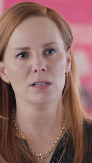 Manuela Ímaz Instagram - ¡Manuela muestra a Lorena que ha sido víctima de violencia por parte de Leandro! #VencerLaCulpa