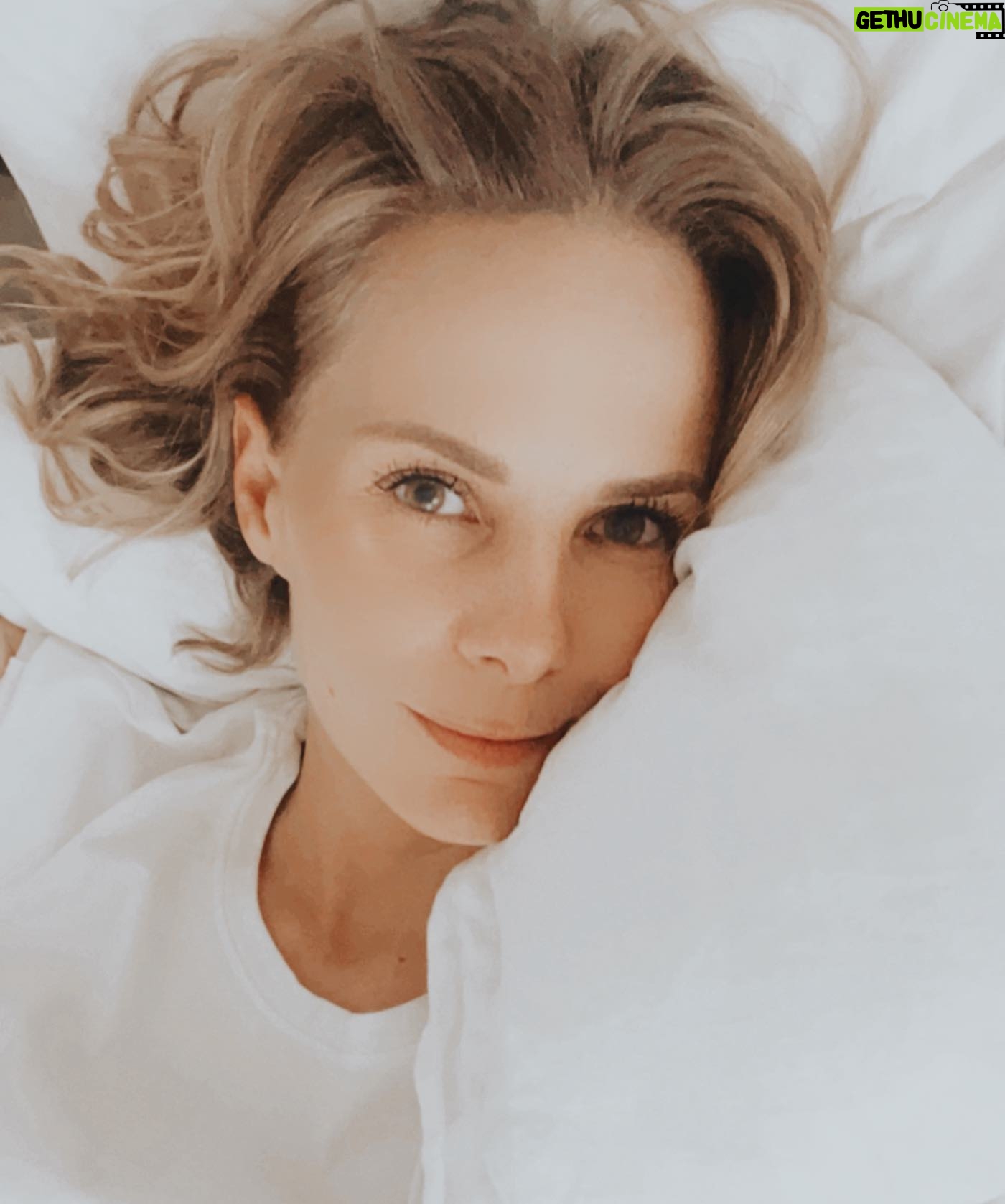 Manuela Ímaz - 683 Likes - Ya es viernes, y el cuerpo lo sabe! Qué plan hoy? #viernes #viernesyelcuerpolosabe #friday #covid_19 #bienydebuenas