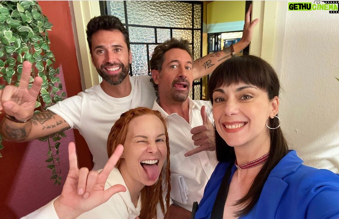 Manuela Ímaz - 594 Likes - Me robé la foto de mi tocaya @gadelagarza, porque, como bien dice, ayer fue un día especial. Los quiero @gabrielsoto @bencann1 @gadelagarza. Gracias por tanto 🥰