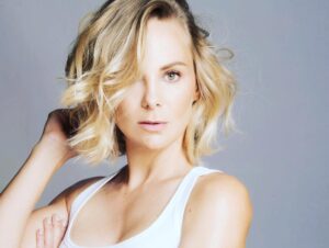 Manuela Ímaz Instagram - Gracias, gracias y mil gracias! Por el tiempo, las risas, los consejos y su talento!
📸: @oscarponcemx 💄: @ger_parra 💇🏼‍♀️: @angycitaar