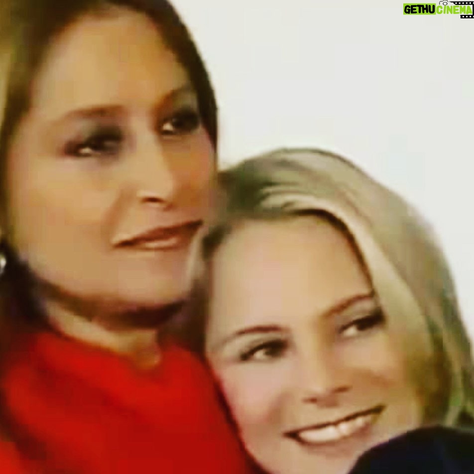 Manuela Ímaz - 646 Likes - Feliz cumpleaños, madre santa. Que la vida te llene de puras cosas maravillosas. Gracias por estar y ser. Te amo! @danielaromoweb