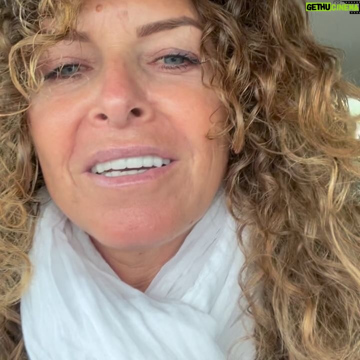 Manuela Lopez - 3.5K Likes - Ça fait longtemps alors ..
Un p’tit coucou 😚😘☀️