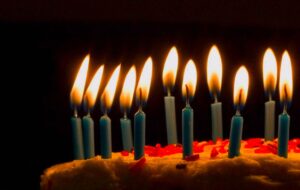 Marc Evan Jackson Instagram - Today is my wife Beth’s birthday! 
Please make a donation to the charity she started more than 10 years ago: @detroitcreativityproject

https://bit.ly/ImprovGives

We empower & inspire the youth of Detroit through the art form of improvisation. 
It (like Beth) is the absolute best. 
Link also in bio.