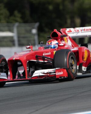 Marc Gené Instagram - At Paul Ricard with the F138 ex Alonso 2013. Con la Ferrari que @fernandoalo_oficial consiguió la victoria en el #spanishgp. @ferrariraces @dolce.rosso @xlozanet #f1clienti 🏎🏎