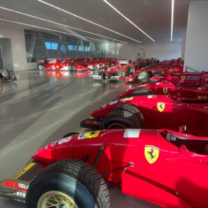 Marc Gené Instagram - La mia stanza favorita…Ferrari’s F1 history. @ferrariraces #f1clienti #f1clientiprogramme