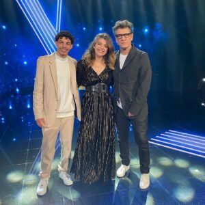 Marc Lavoine Instagram - Vous les avez choisis ! ✌🏻 
Je suis ravi d’emmener @carolinecostaofficial_ et @loris_musicoff vers la demi-finale de #TheVoice ! 🌹