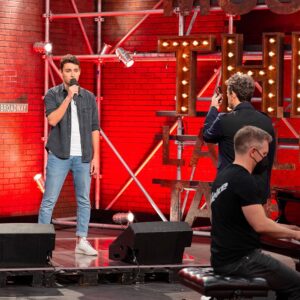 Marc Lavoine Instagram - On rigole un peu, mais on bosse beaucoup !
Derniers coachings avant les Grands Shows en direct de #TheVoice !

📷 @marwan_photographer