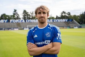 Marc Muniesa Instagram - New challenges, new experiences, same desire!! Very happy and excited to be here!! Vamos @lyngbyboldklub 💙💪🏼🇩🇰