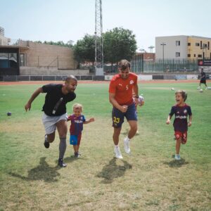 Marc Muniesa Instagram - Training session with my 4 sons⚽️😍