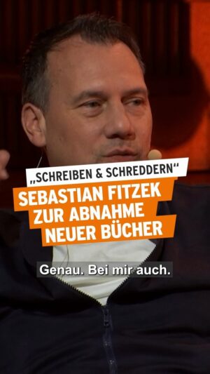 Marc-Uwe Kling Instagram - Neue Folge Schreiben & Schreddern! Sebastian Fitzek ist zu Gast und wir sprechen über Thriller. Es wird also spannend! (Link zum Podcast in der Bio.)
#SchreibenUndSchreddern #SebastianFitzek #MarcUweKling
