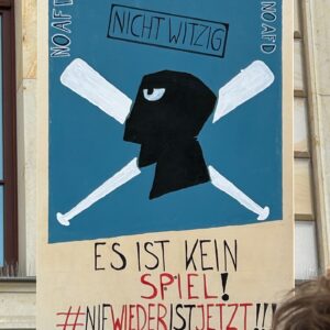 Marc-Uwe Kling Instagram - Hier hab ich noch ein schönes Plakat zugeschickt bekommen. Diesmal von einer Demo in Braunschweig. Ganz guter Ortsname eigentlich, wenn man mal so drüber nachdenkt.