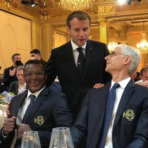 Marcel Desailly Instagram - Moments of life ⚽️🇫🇷 no political implications #sport #life @emmanuelmacron #arsenewenger  #fun #football #professor