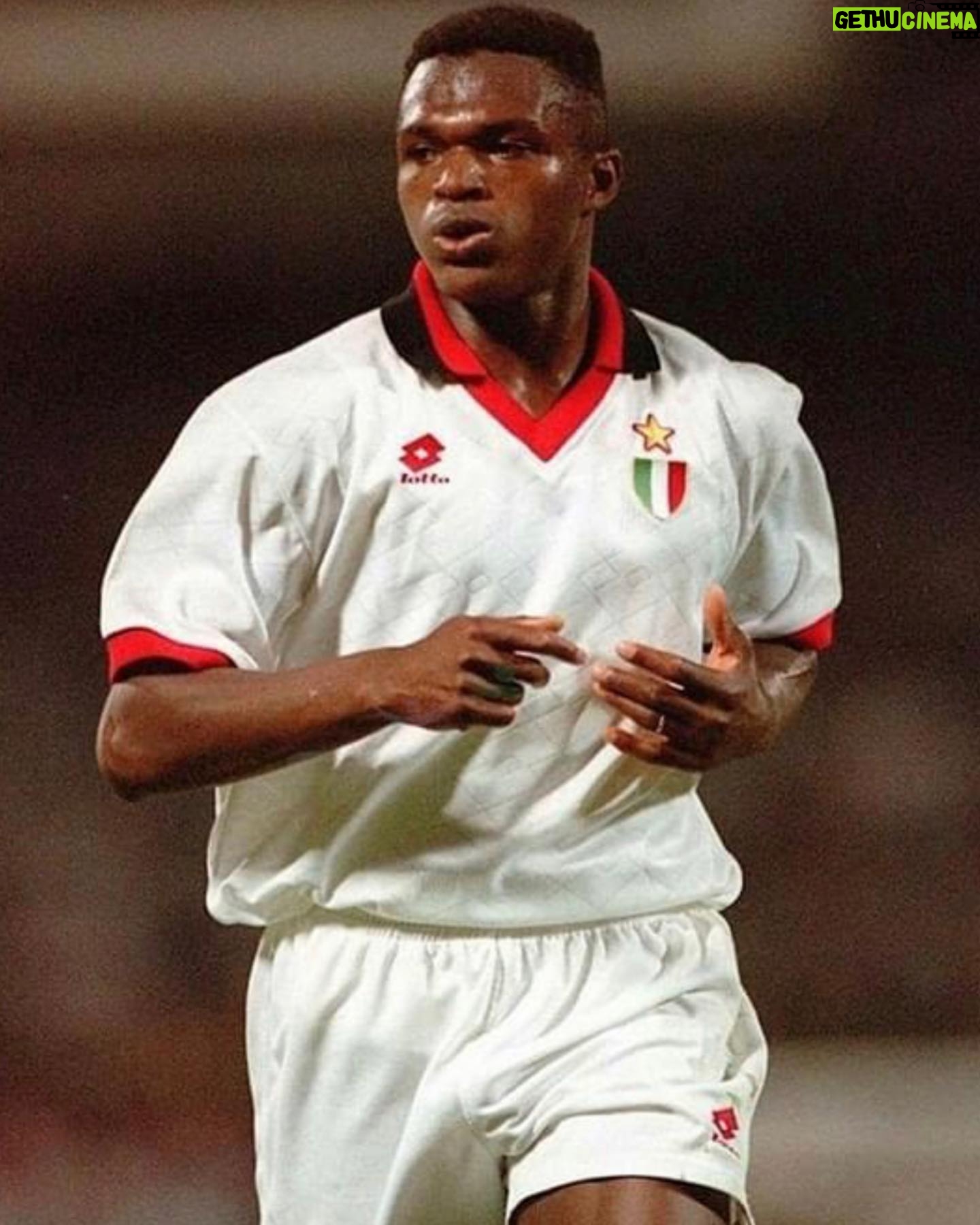 Marcel Desailly - 13.3K Likes - @acmilan @championsleague 💪🏾❤️#olddays #italie @fcbarcelona #grece