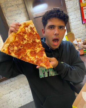 Marcel Ruiz Instagram - anyways 🛗