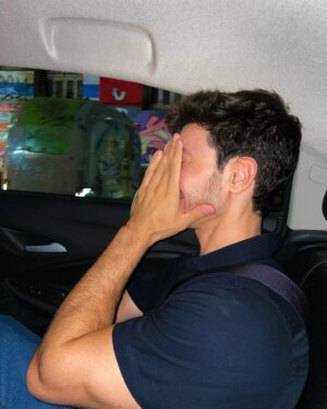 Marcel Stürmer Instagram - Dobro a rua e me deparo. Entre um lugar e outro, a vida. 

#wildride