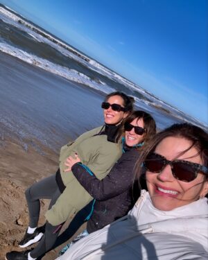 Marcela Kloosterboer Instagram - Escapada con amigas. Felicidad 🎀
“Ma te fue bien en Cariloche?” Otto ☺️