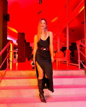 Marcela Kloosterboer Instagram - Otra noche mágica junto a @stellaartois.ar 
Esta vez en Tucumán 🙌🏻🍻
#letsdodinner 
——————
St @anitakorman @bymillie.bressi 
Y el vestido 💣 @ginebrabsas