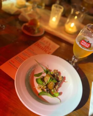 Marcela Kloosterboer Instagram - Otra noche mágica junto a @stellaartois.ar 
Esta vez en Tucumán 🙌🏻🍻
#letsdodinner 
——————
St @anitakorman @bymillie.bressi 
Y el vestido 💣 @ginebrabsas