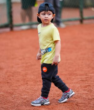 Marcell Darwin Instagram - Time flies so fast, so make every moment count
.
🥎🥎🥎 @foxybright.id