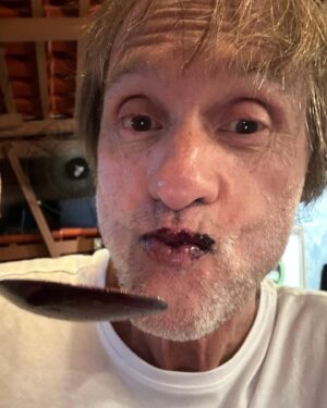 Marcelo Bonfá Instagram - Galera!
O que foi que vocês puseram no meu  açaí??A onda bateu leeegaal!
Que show lindo que eu vi!!
Eu sei porque eu gosto de Belem..porque vocês são um povo muito acolhedor ,alegre ,e tem muito amor na terra de vocês.
Lov u all 💚🔥🥁🌴🌳
@dadoebonfatour