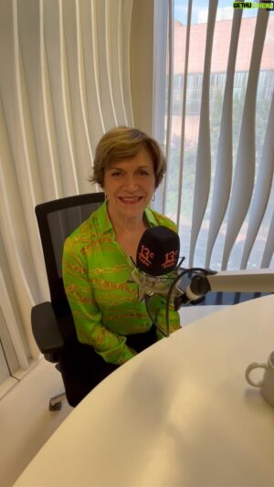 Marcelo Comparini Instagram - LA NOTICA DEL AÑO 😱 LA ALCALDESA EVELYN MATTHEI SE REFIRIÓ AL RETORNO RADIAL DE COMPARINI 😅 Un tema país. En el debut de #Corresponsales, tuvimos la visita de @evelynmatthei, la figura política mejor evaluada según la encuesta CEP, quien no quedó indiferente al retorno de @marcelocomparini. ¡Partimos con todo!