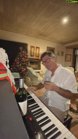 Marcelo Comparini Instagram - Navidad con Viñedos Veramonte 🎄