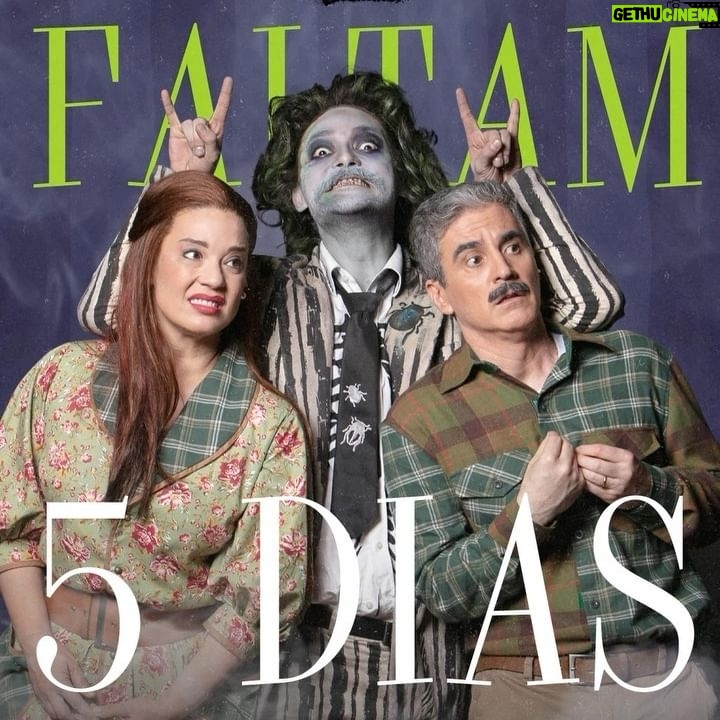 Marcelo Laham - 4.4K Likes - 🪲Precisa de ajuda após a morte? Ligue para ele! Beetlejuice está chegando🧃 Faltam 5 dias para a estreia.
👻 ‘Beetlejuice - O Musical’ estreia 05 de outubro na Cidade das Artes no Rio de Janeiro e 22 de Fevereiro no Teatro Liberdade em São Paulo!
🎟️ Ingressos já disponíveis no Sympla e nas bilheterias dos teatros! Link na bio.
💚 ‘Beetlejuice - O Musical’ é apresentado pelo Ministério da Cultura e @bbseguros. Patrocínio: @mobilizefs.br, @eurofarma e @bnymellon. Apoio: @roberthalfbr, @segurpro_oficial e @outbackbrasil. Produção: @toucheentretenimento.
