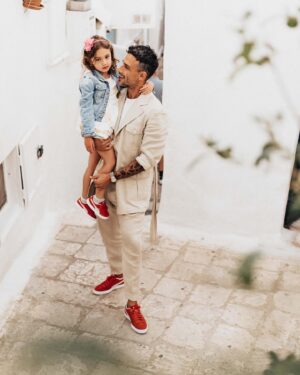Marcelo Marocchino Instagram - Parte della mia vita: lugares, prendas y momentos para siempre ♾ 🇮🇹👨‍👧 #Suede @pumachile 
.
.
.
#menstyle #suede #puma