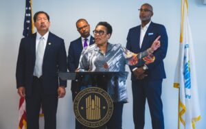Marcia Fudge Instagram - Yesterday, I announced that HUD is launching a new partnership with @fcc to make sure everyone who is eligible for the Affordable Connectivity Program has the opportunity to benefit from free or low-cost internet.

If you live in HUD-assisted housing, you are eligible for this benefit at no additional cost to you. We are committed to bridging the digital divide for all by providing equitable access to broadband connection.

For more information visit getinternet.gov.