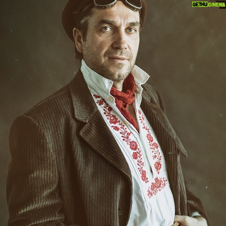 Marcin Dorociński - 3.4K Likes - I jeszcze jedno zdjęcie z prób kostiumowych do „Niebezpiecznych Dżentelmenów” autorstwa @_fotokrawczykart_ .
Dobrego dnia!
Wasz M.