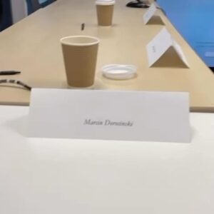 Marcin Dorociński Instagram - Czołem Kochani,

Dzisiaj o magii liczb, ale też o moim ostatnim dniu zdjęciowym w Budapeszcie do filmu “Mayday”. Bo właśnie dziś - w wielkich emocjach, z radością, ale i zmęczeniem kończę prawie czteromiesięczną pracę przy tym fantastycznym projekcie. Dziękuję @skydance i @apple za to niezwykle wyróżnienie!

I mam taką małą refleksję. Warto było nagrać (i przegrać) te 1200 self-tape’ów, zacisnąć zęby i nie poddawać się, aby teraz być w kalendarzówce numerem 3. Bo kiedy numerem jeden jest @vancityreynolds, a numerem dwa Sir @kenneth_branagh_official , to chyba lipy nie ma?

Do zobaczenia w Polsce!
Wasz M.

*

Hello Everyone,

Today, it’s about the magic of numbers, but also about my last day of shooting in Budapest for the film “Mayday.” Because today - with great emotions, joy, but also fatigue, 
I finish almost four months of work on this fantastic project. Thank you @skydance and @apple for this wonderful opportunity.

And I have a little thought. Was it worth filming (and losing) those 1200 self-tapes, gritting my teeth and not giving up, just to now be number three on the call sheet? Hell yeah!Because when number one is @vancityreynolds, and number two is Sir @kenneth_branagh_official, then I guess it’s not too bad, right?

See you in Poland!
Yours, M.