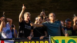 Marco Antônio Costa Instagram - 🇧🇷AVANTE! Esta foi a primeira de muitas manifestações organizadas pelo Movimento Liberdade. Continuaremos lutando por um Brasil mais livre e justo. Obrigado a todos que compareceram e exerceram o papel de cidadão. Contem comigo sempre!
