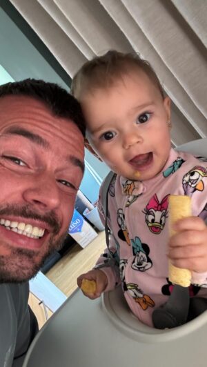 Marco Costa Instagram - Mais algum pai aqui que sempre que é a vez dele dar a papa aos seus pequenos parece que vao para uma “luta” de Boxe?

Quem mais ai ama esta briga de Pai e filhos?